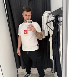 Nicumns, 25 Ani , Heterosexual, Bărbat