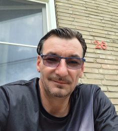 Bogdan, 46 Ani , Heterosexual, Femeie